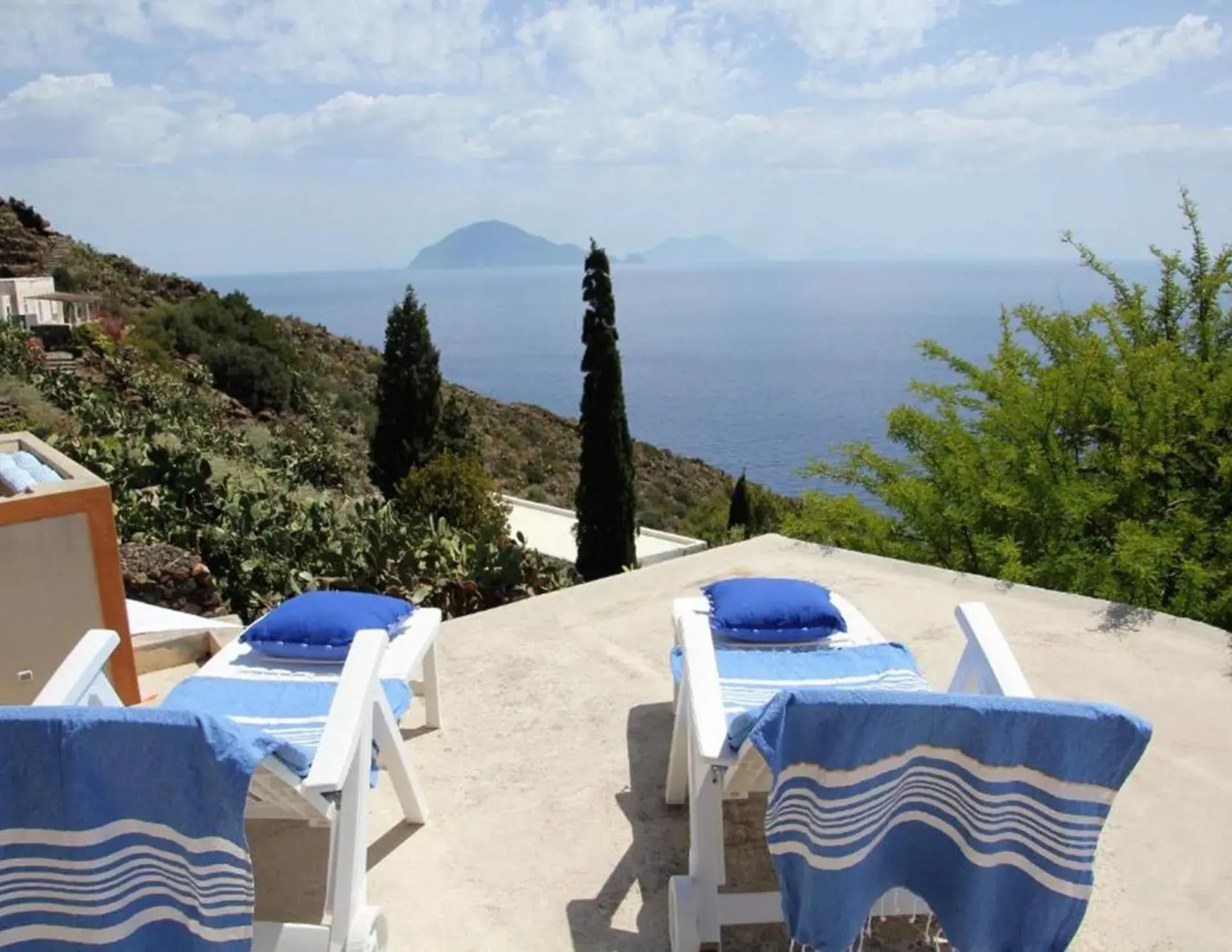 Alicudi Giardino dei Carrubi