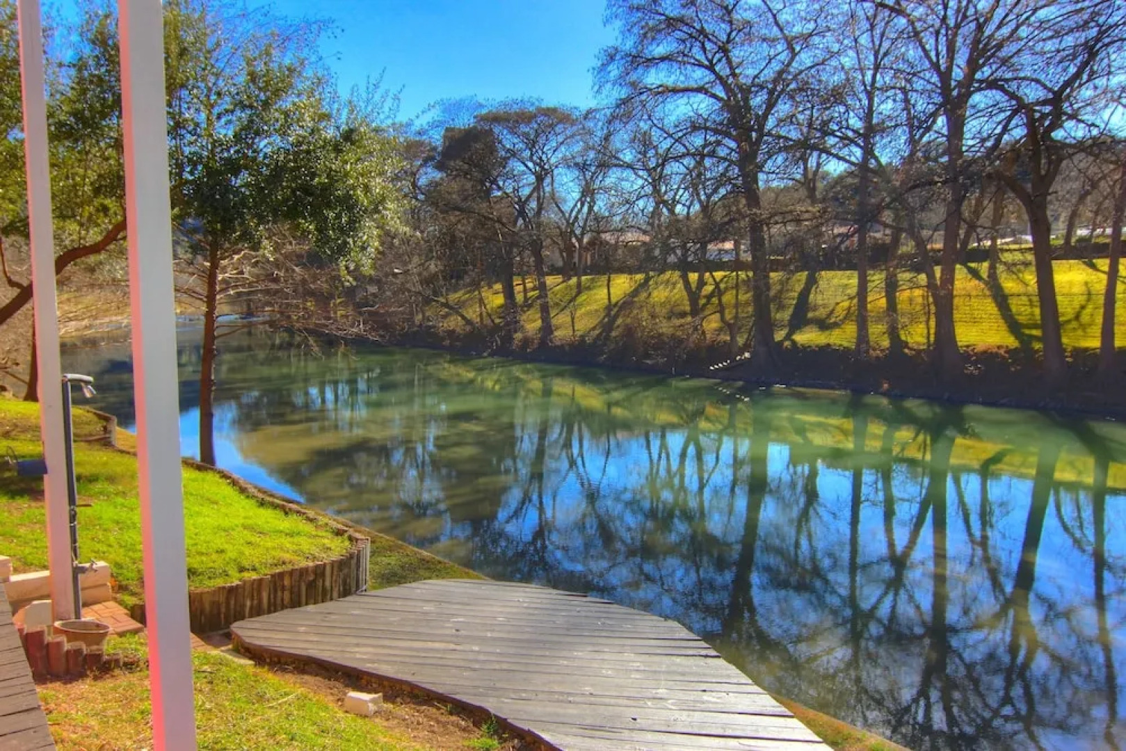 Three Pink Housez RR1 3