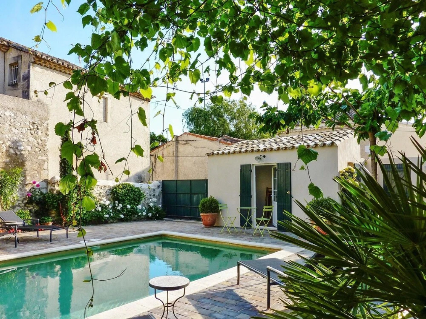 House With 4 Bedrooms in Mollégès, With Wonderful Mountain View, Priva