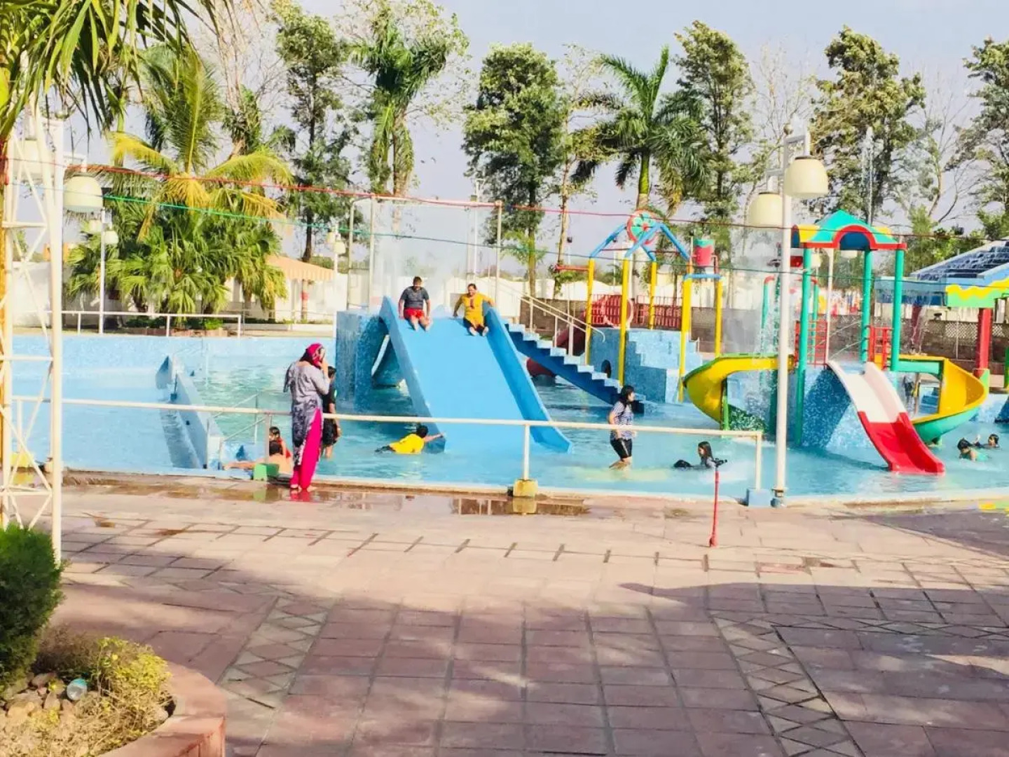 Hotel Kanha’s Palm Springs