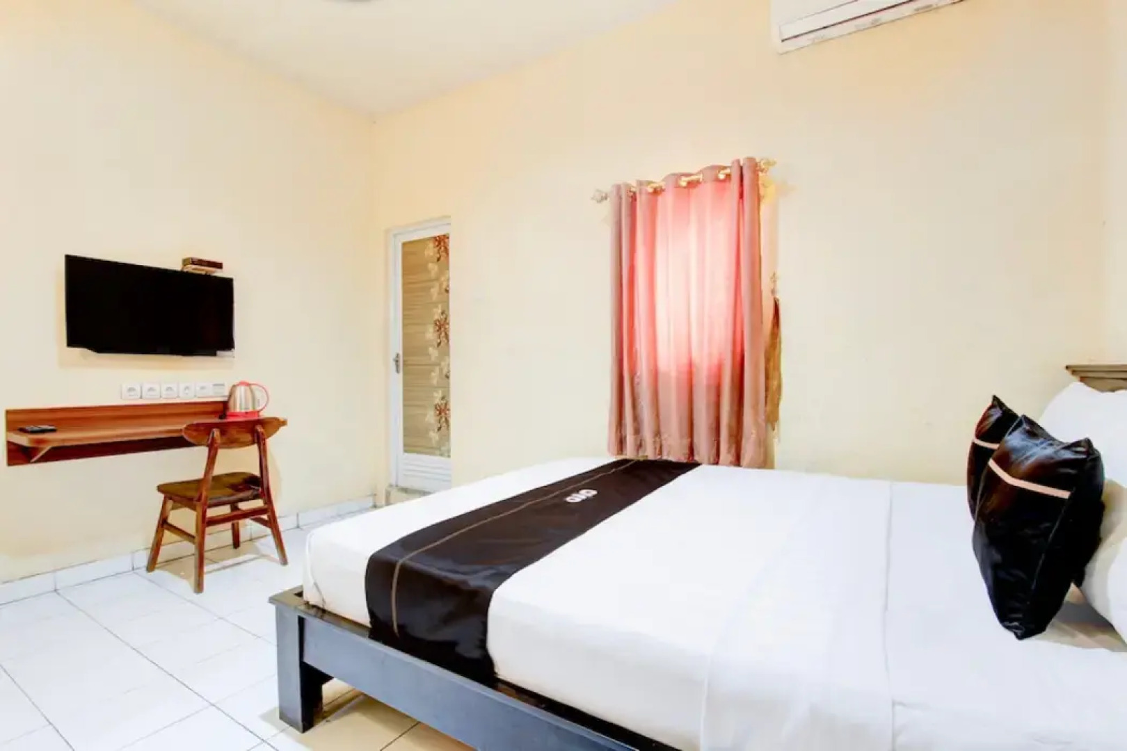 Collection O Stasiun Pekalongan Near Stasiun Kereta Api Formerly Hotel Indah