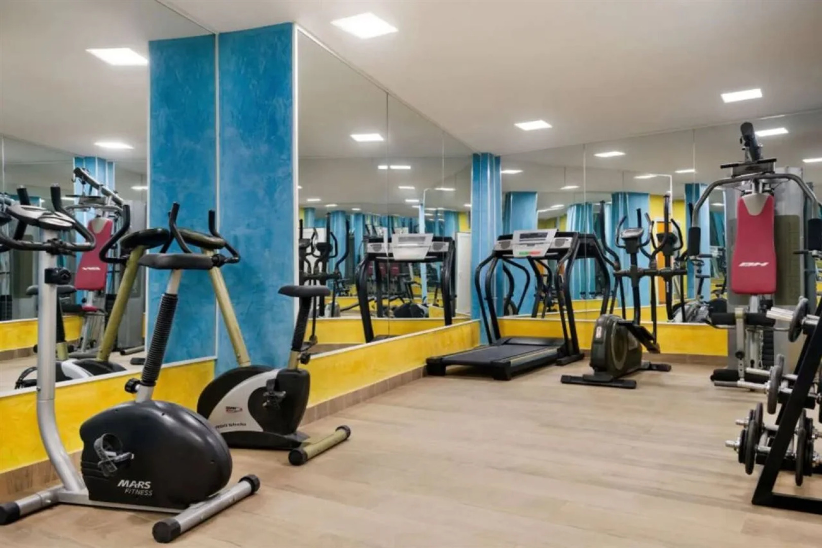 Days Hotel and Suites Dakar