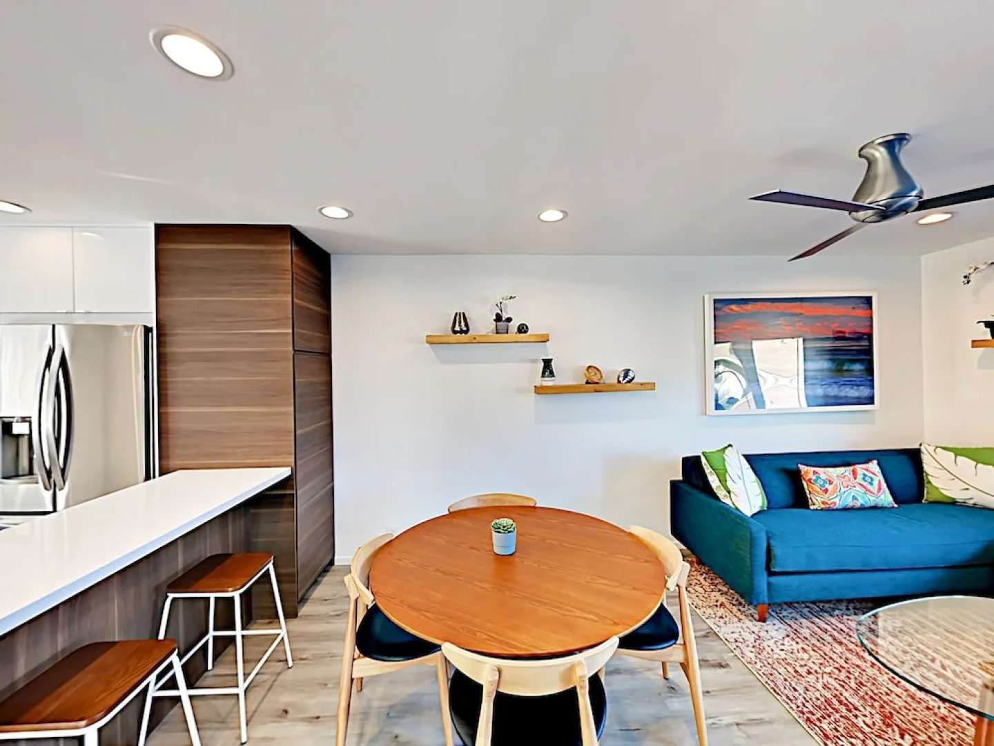 Modern Mountain-View Condo, 1 Block To Beach! Condo