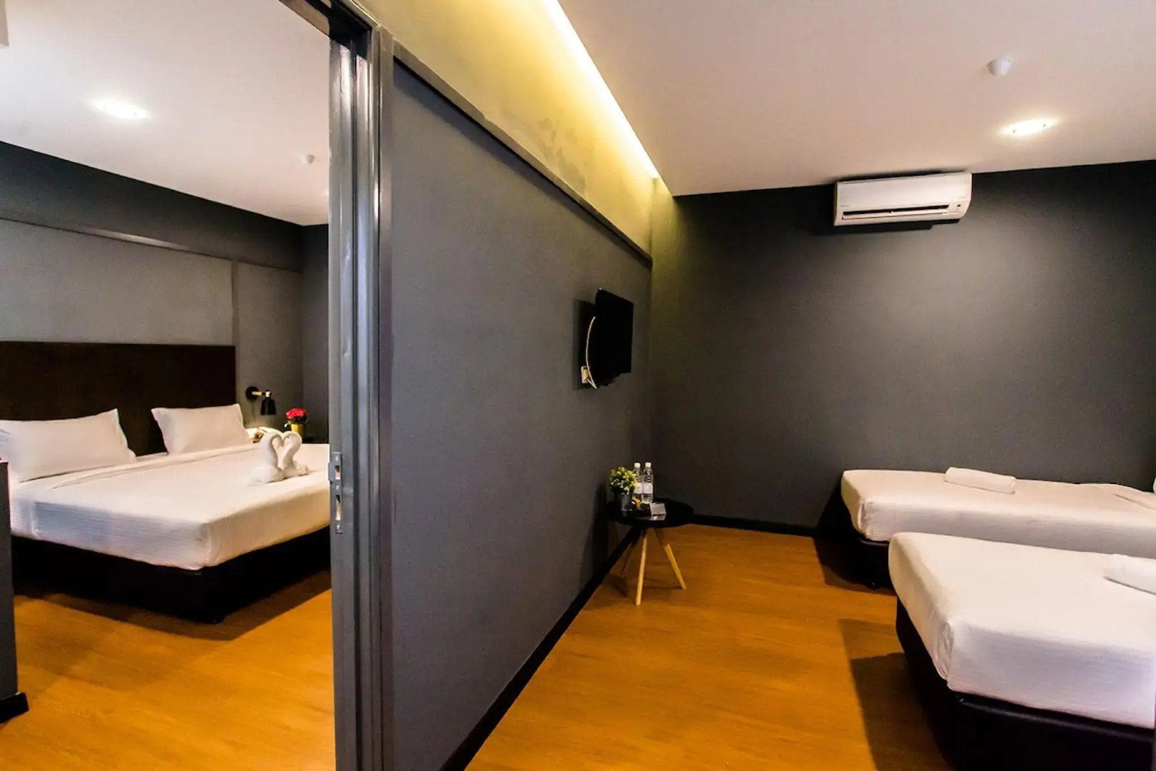 Jenjarom Boutique Hotel