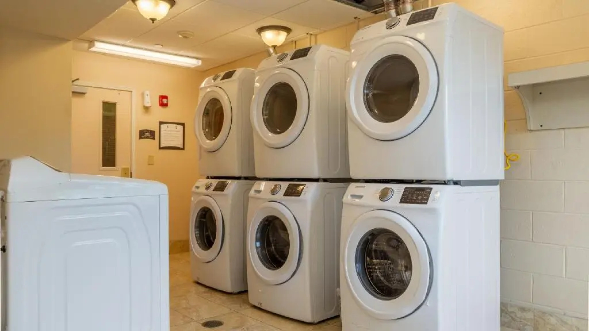 Staybridge Suites Philadelphia Valley Forge 422 by IHG