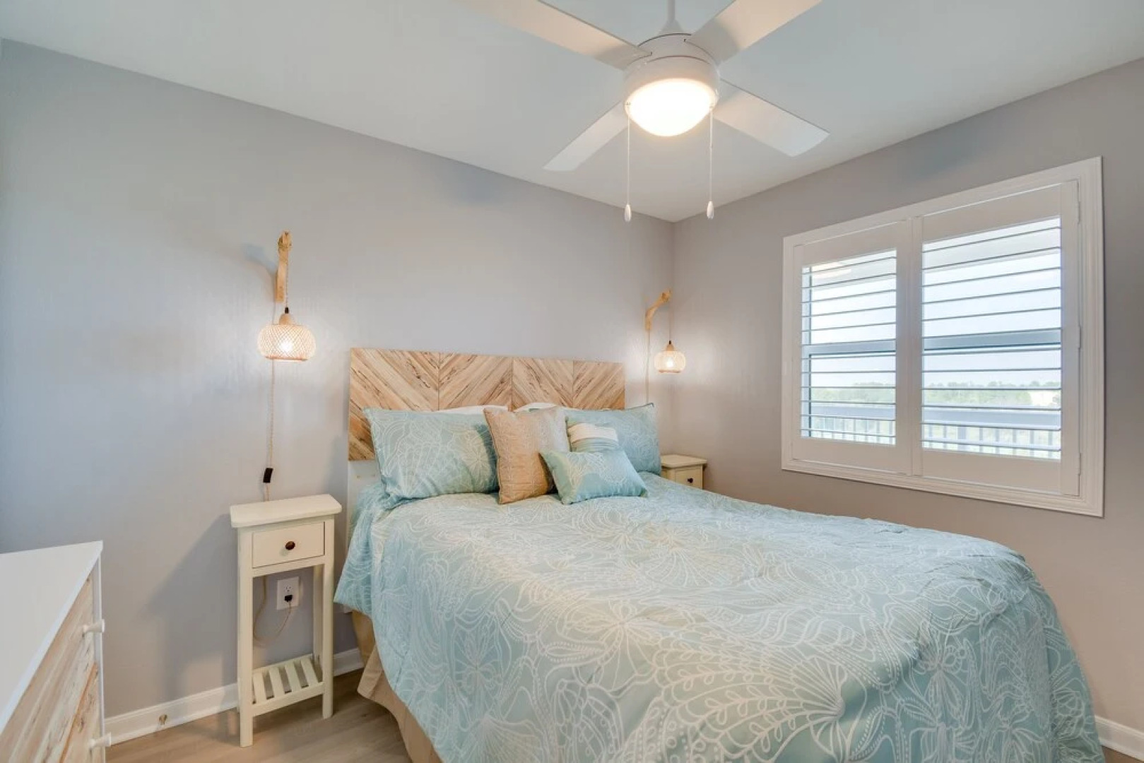 Resort Perks: Gulf Shores Beach-inspired Condo!