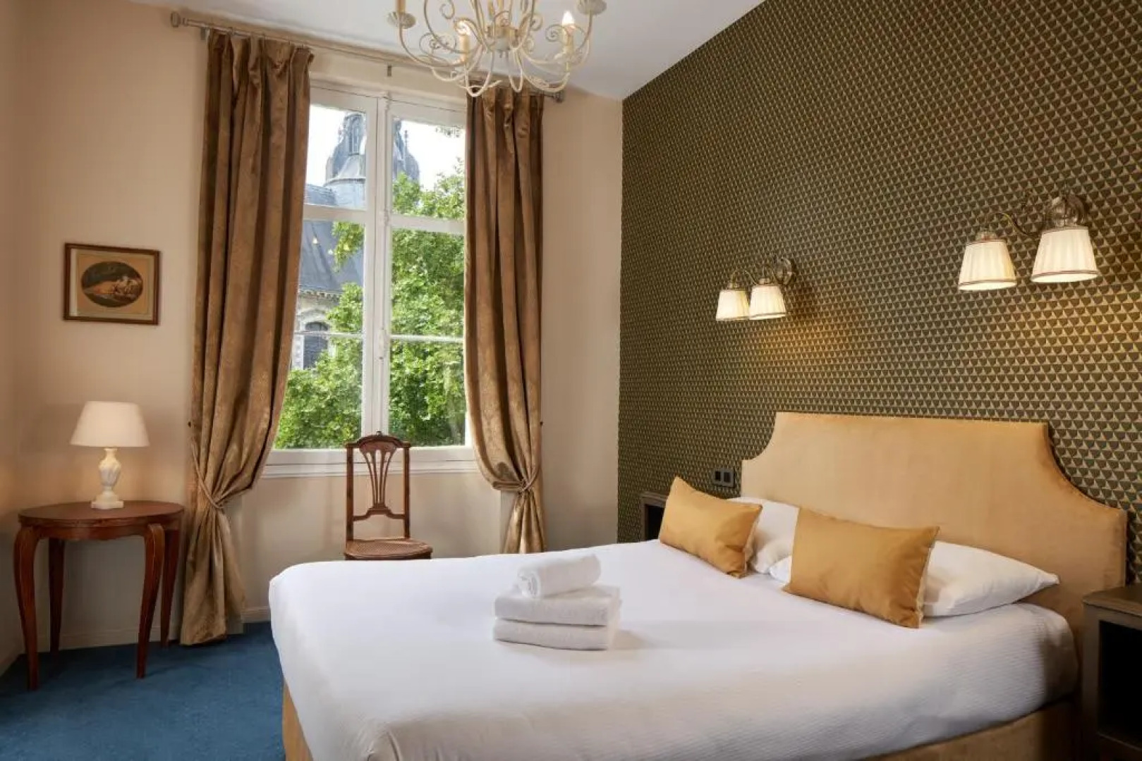 Hotel De France Et De Guise