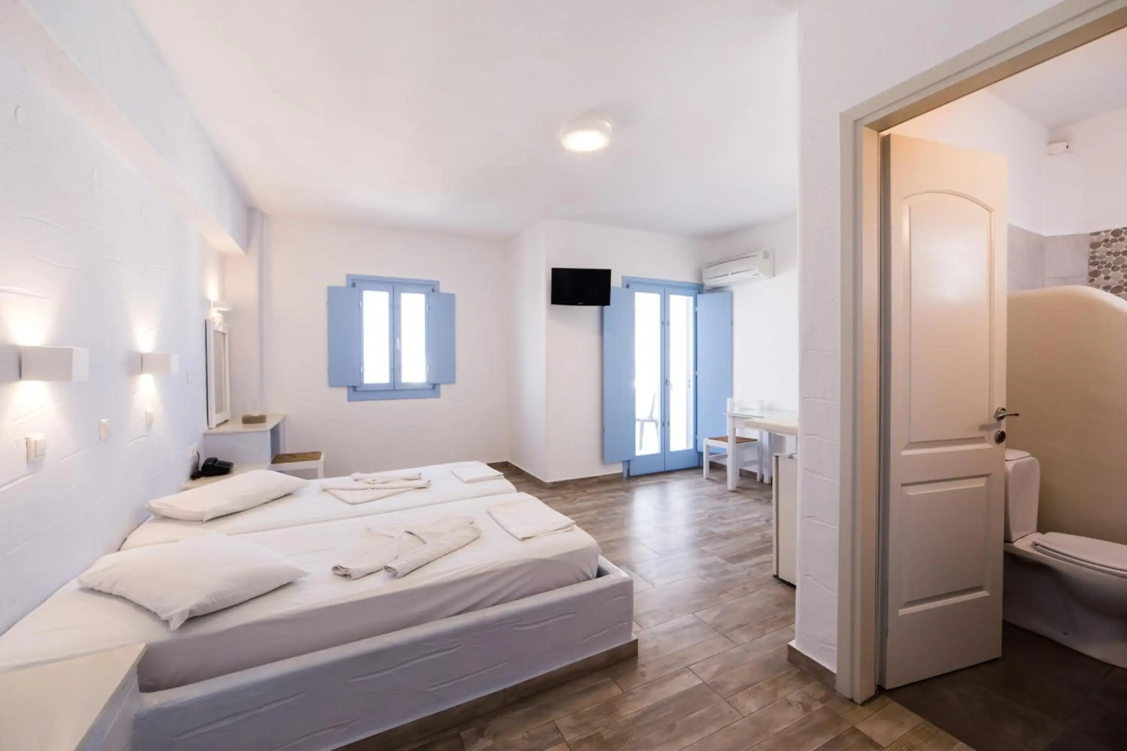 Stratos Studios & Apartments