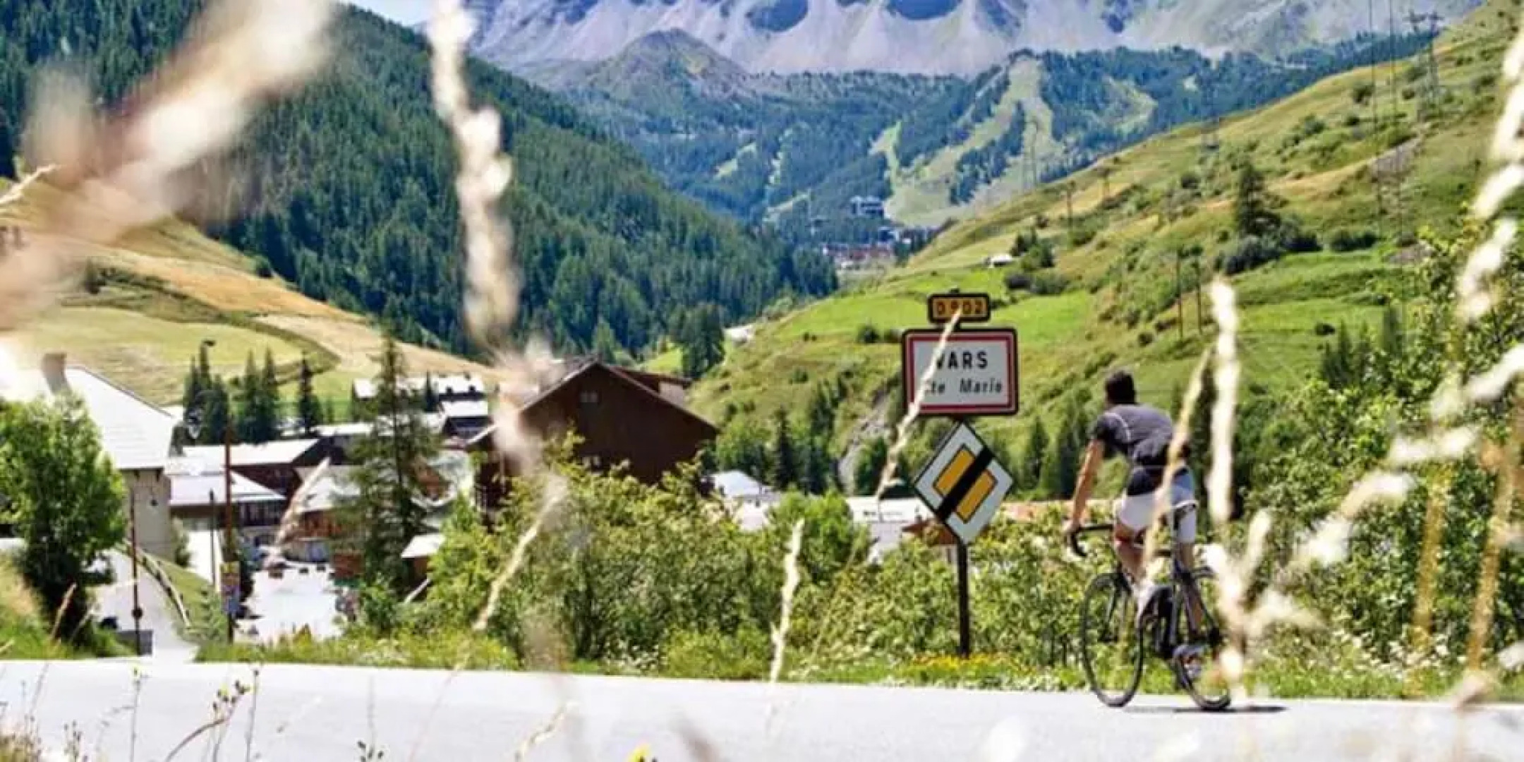 Studio in Vars, With Wonderful Mountain View, Furnished Balcony and Wifi