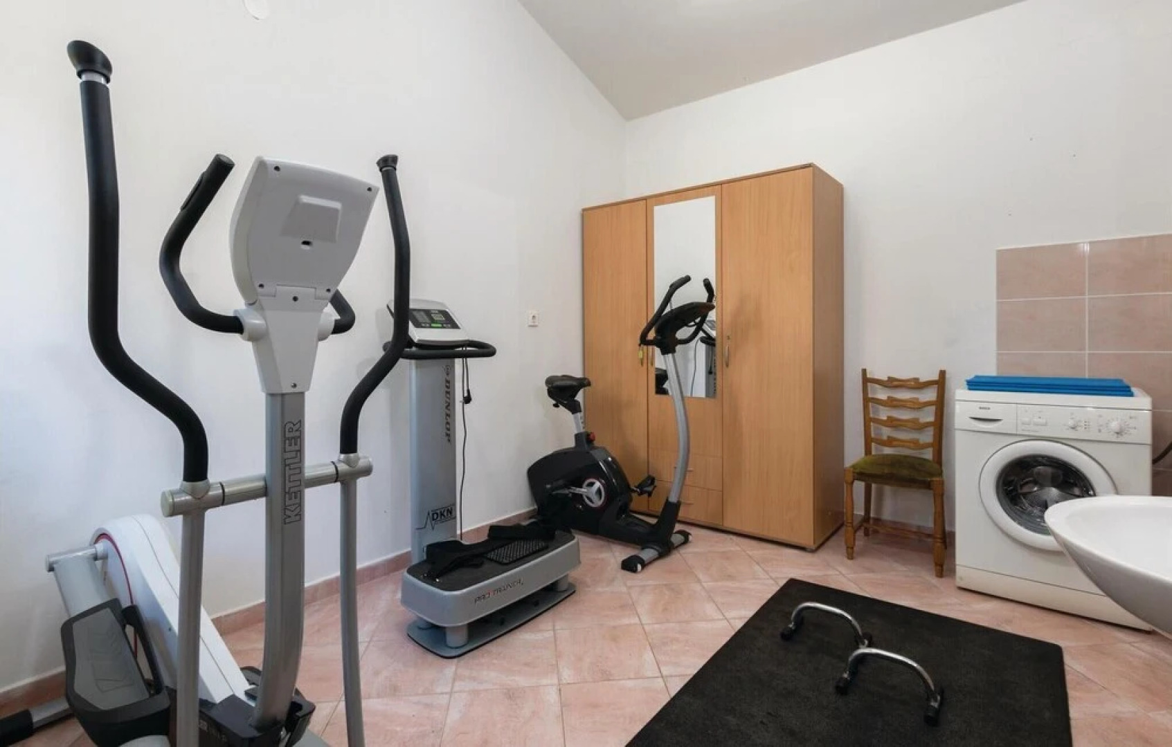 Nice Home in Liznjan with Outdoor Swimming Pool, Hot Tub & Sauna