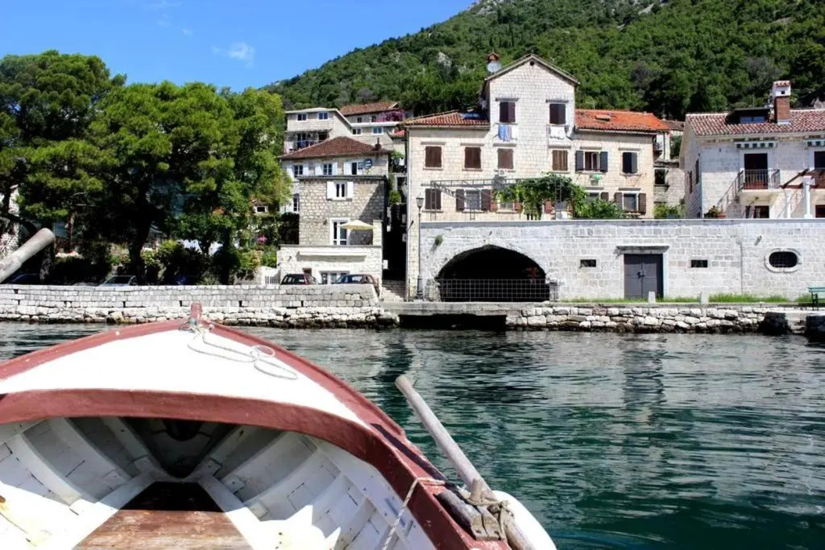 Sunny Port Apartment & Rooms