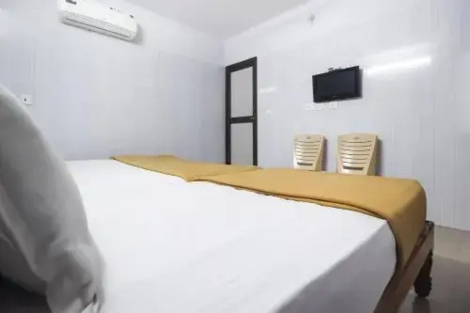 OYO 61145 J.K.S. Deluxe Lodge