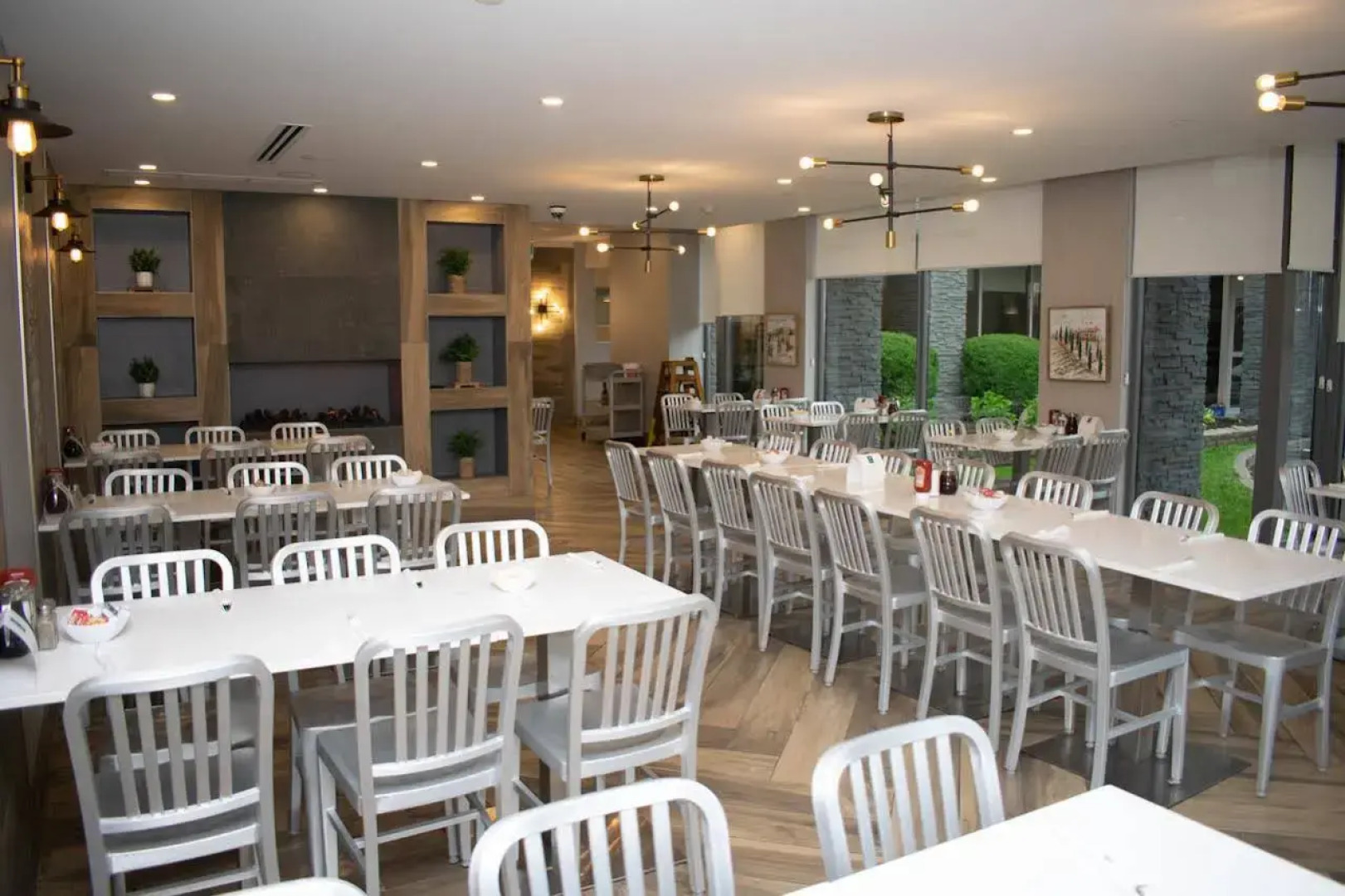 Vittoria Hotel and Suites