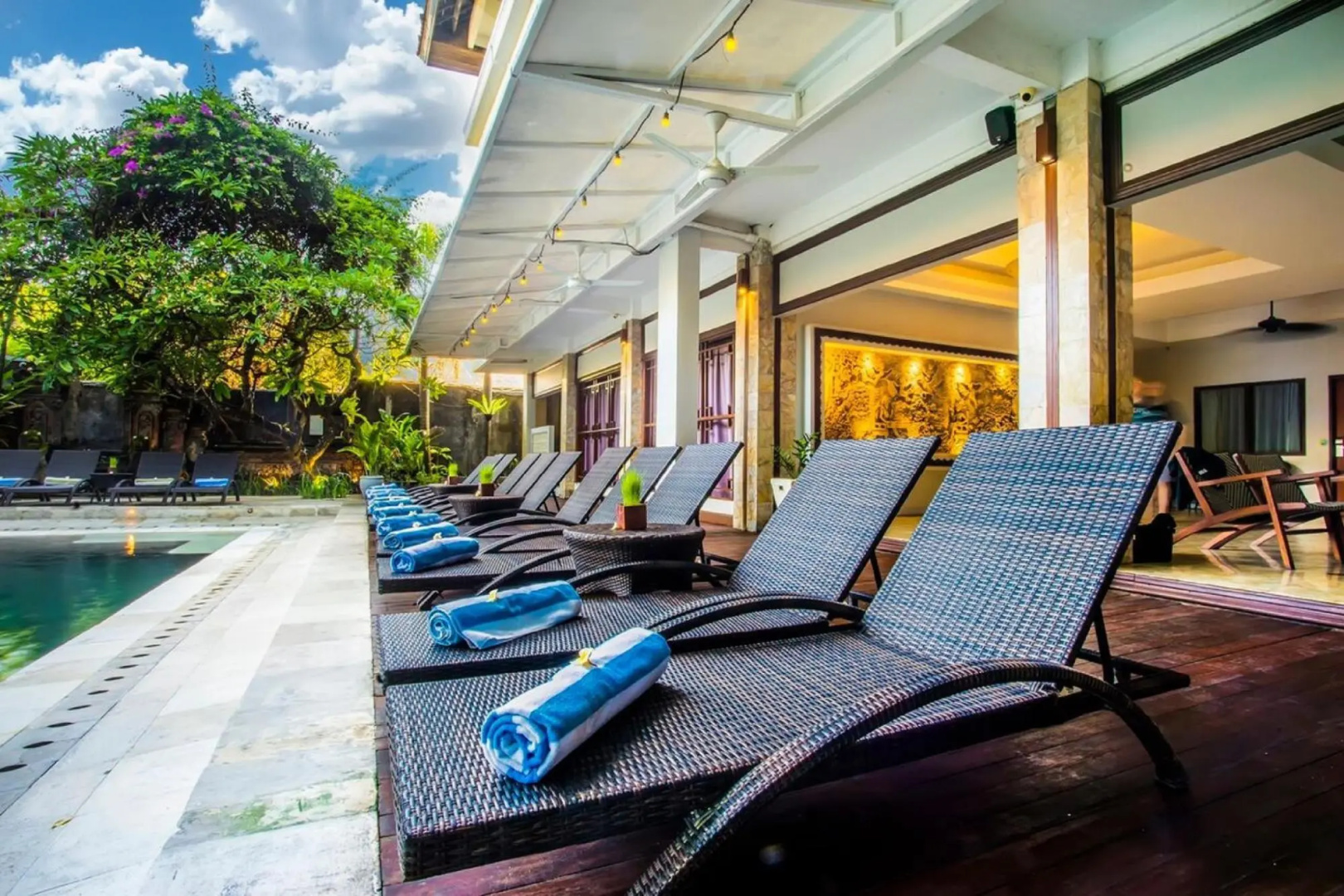 Kuta One Party Hotel