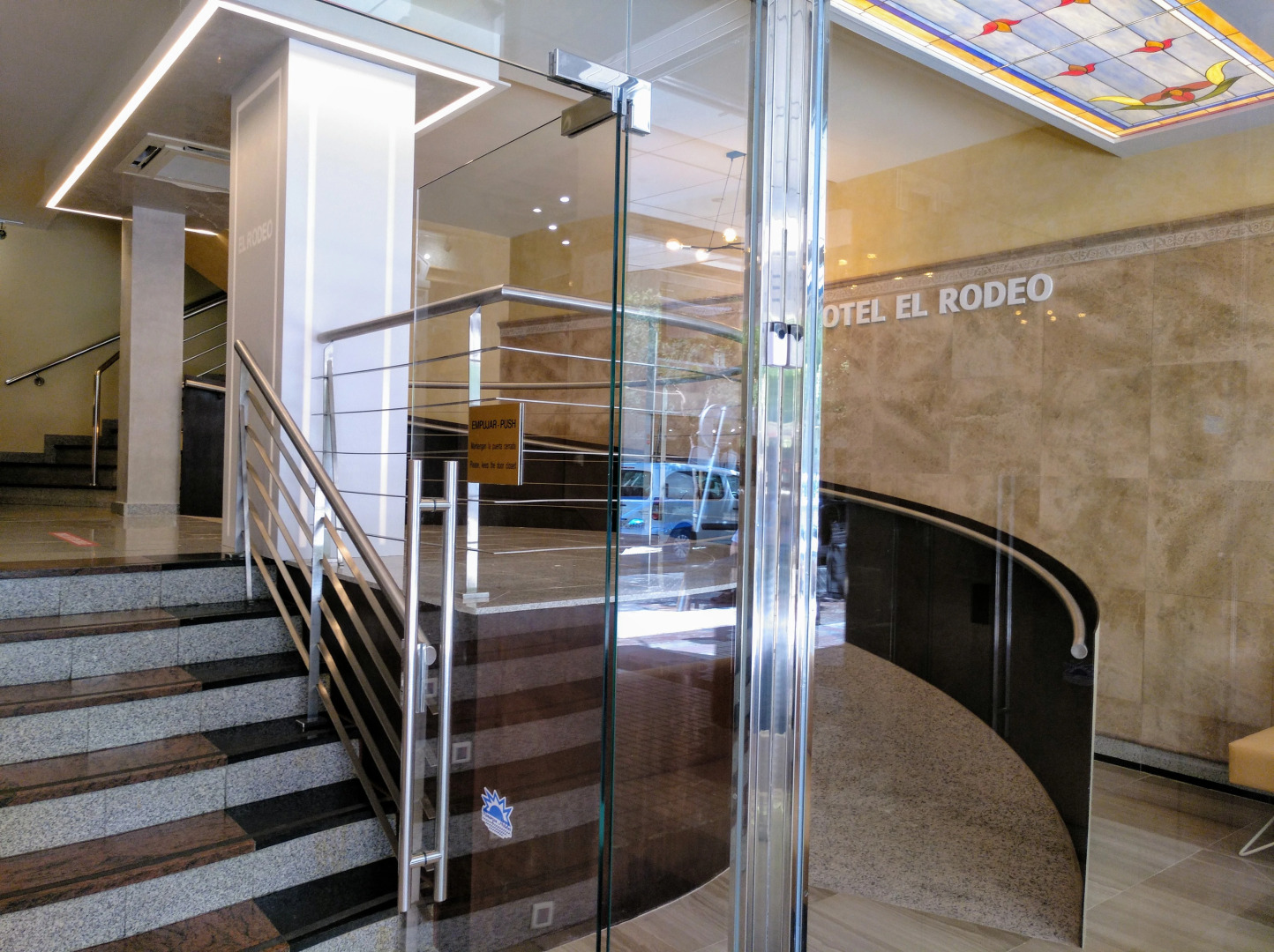 Hotel Monarque El Rodeo