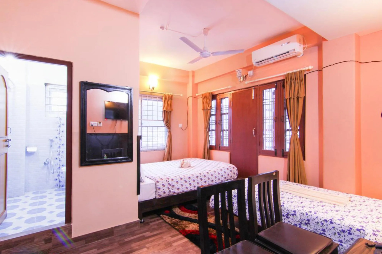 Hotel Middle Path and Spa