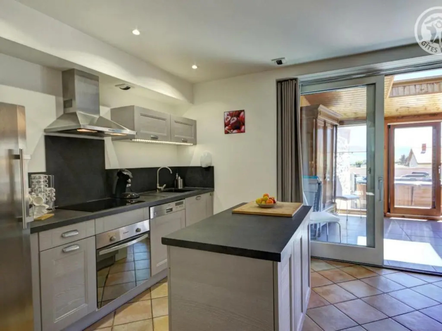 Gîte Cellieu, 4 pièces, 6 personnes - FR-1-496-8