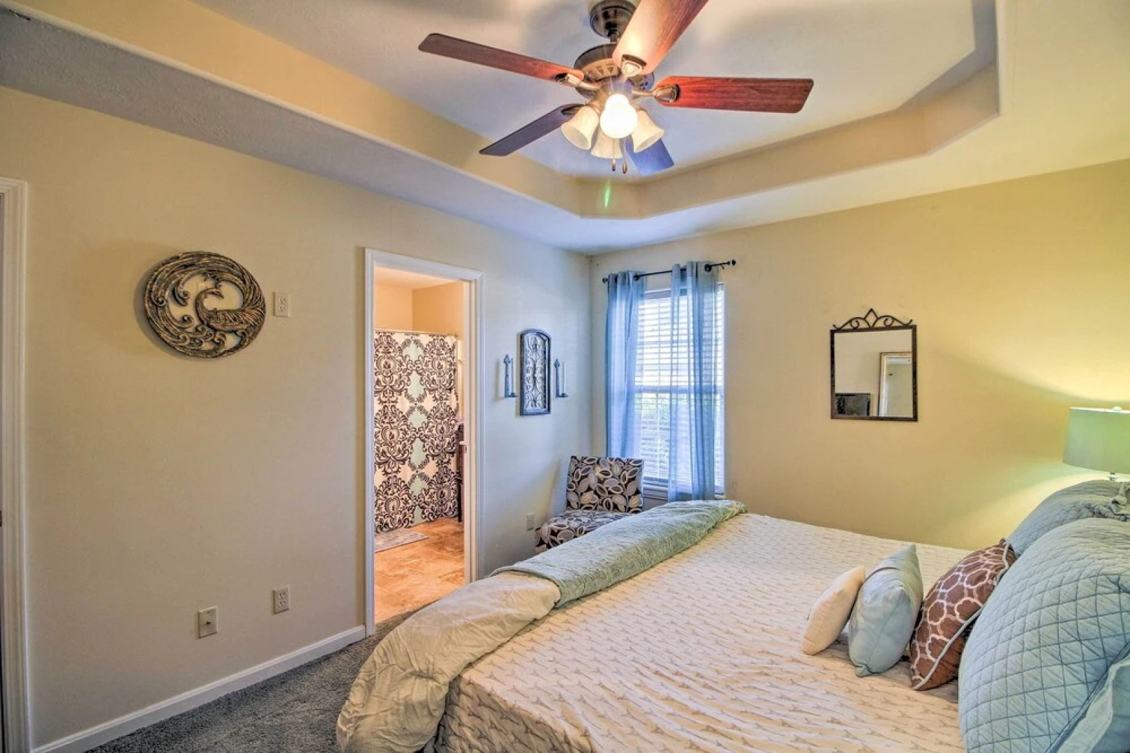 Pet-friendly Home w/ Yard: 9 Mi to Table Rock Lake