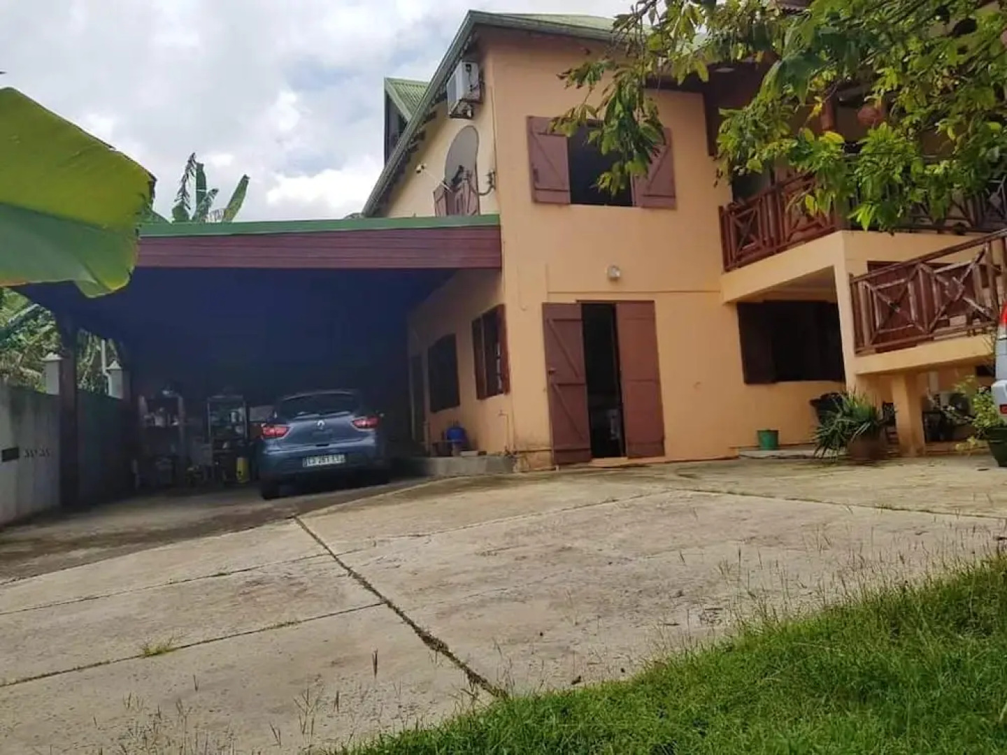 Apartment with 2 Bedrooms in Baie-Mahault, with Pool Access, Furnished Terrace And Wifi - 15 Km From the Beach