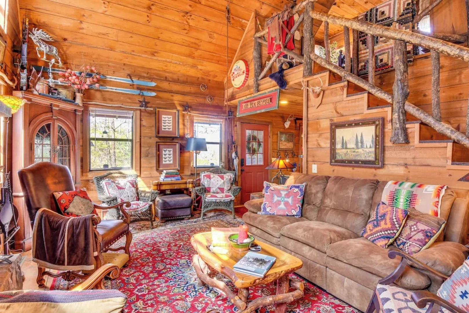 Rustic Cabin w/ Porches: 8 Mi to Tallulah Gorge!