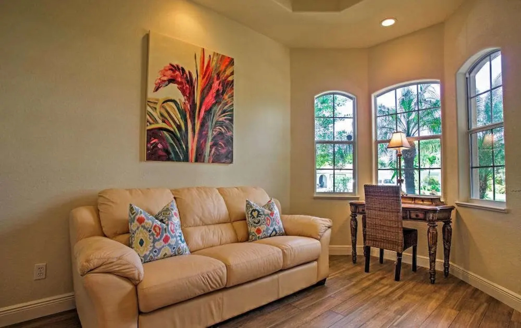 Naples vacation Rental, private pool, close to Vanderbilt Beach and De