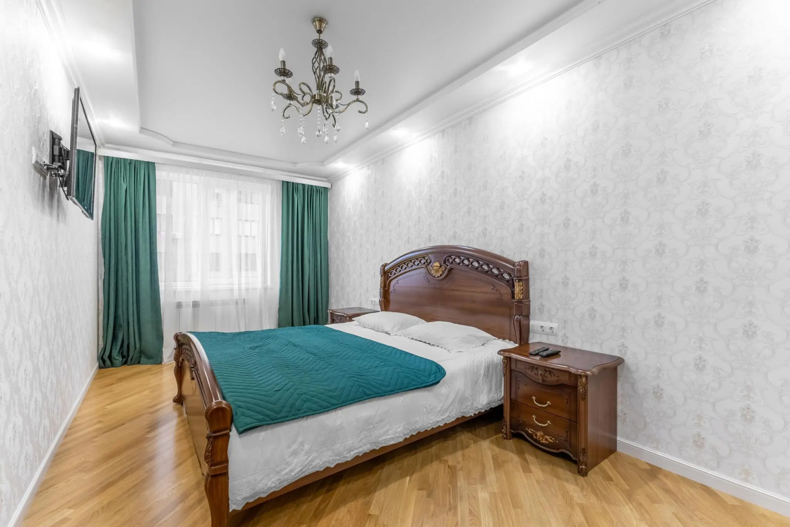 Aura на улице Братьев Темировых 69/1