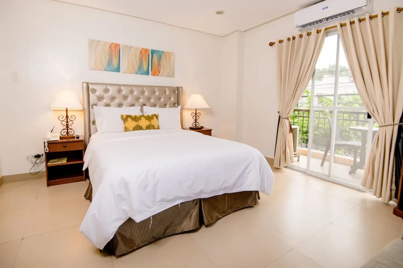 Sta. Barbara Residence Hotel