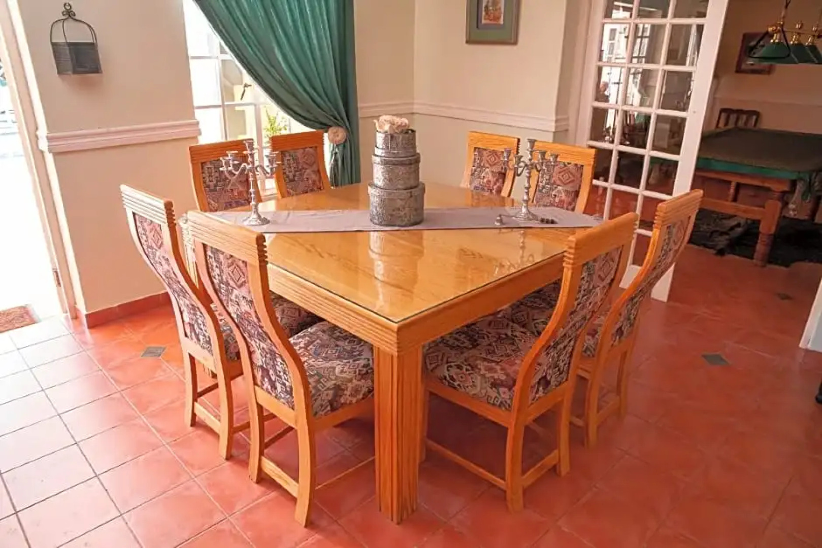 Roses And Pebbles B & B Guest House