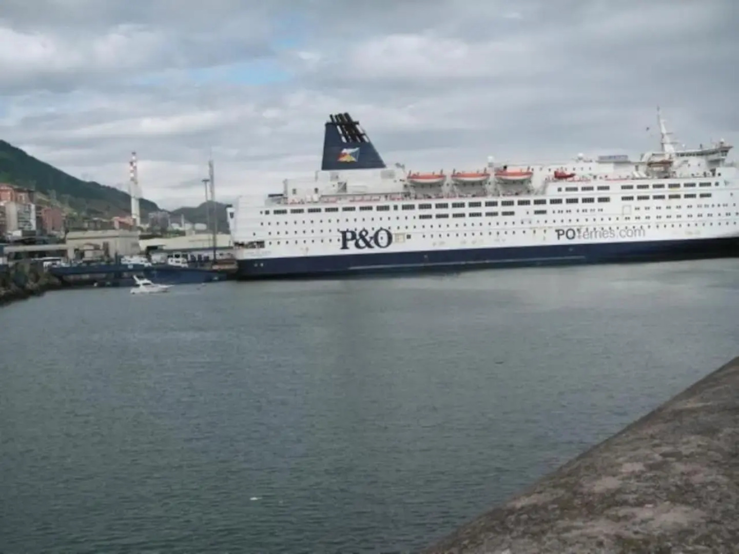 aresapartamentos a 15min de BILBAO, 5minBEC