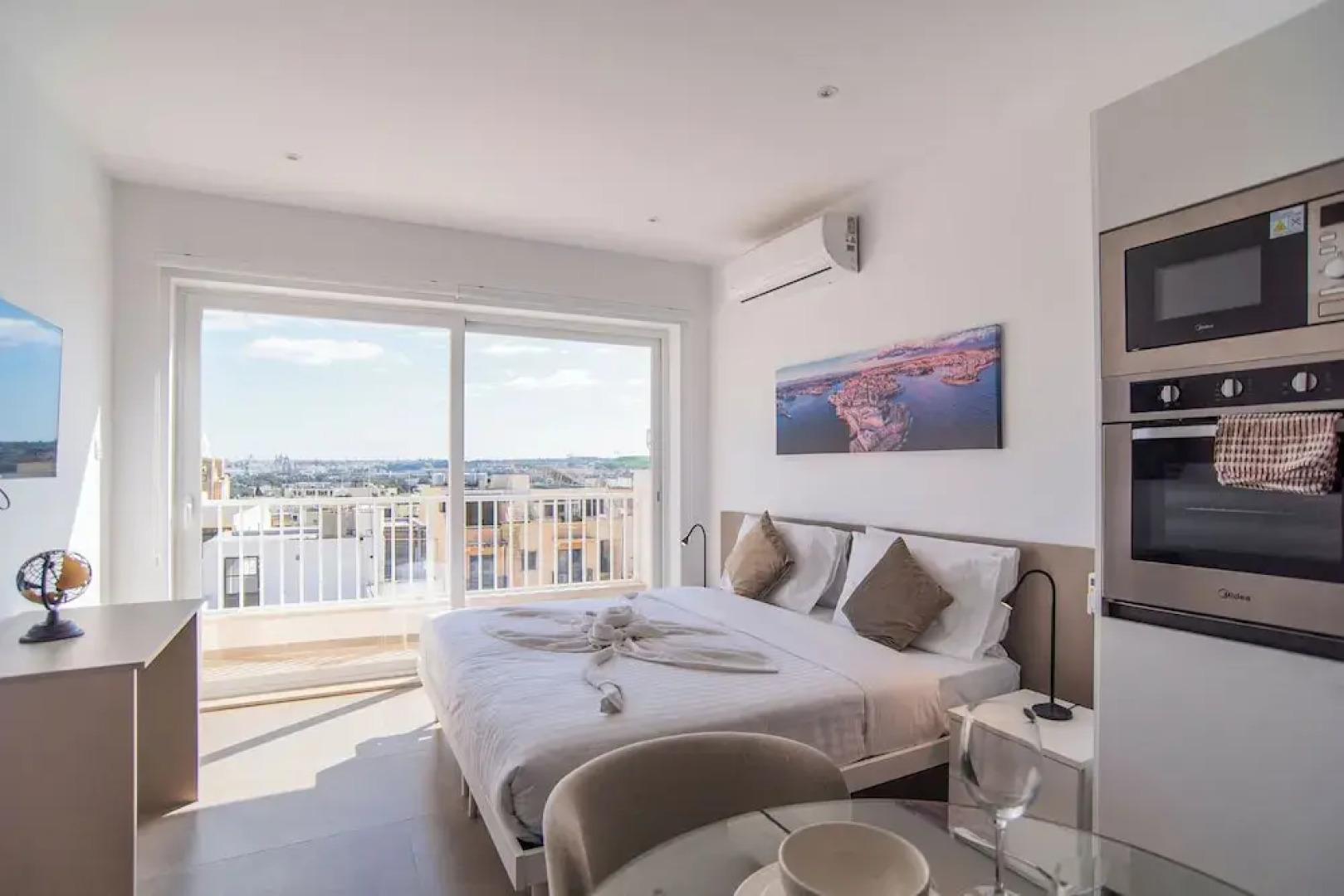 Orbis Boutique Studios by Holi