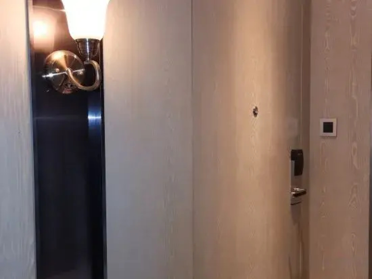 Yiyuan Lanbao Hotel Lingshui