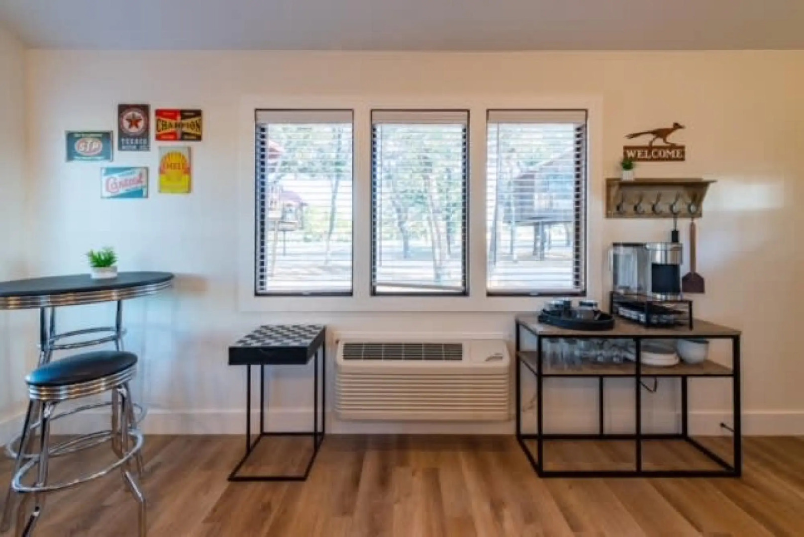 The Roadrunner Cabin 15MIN to Magnolia & Baylor