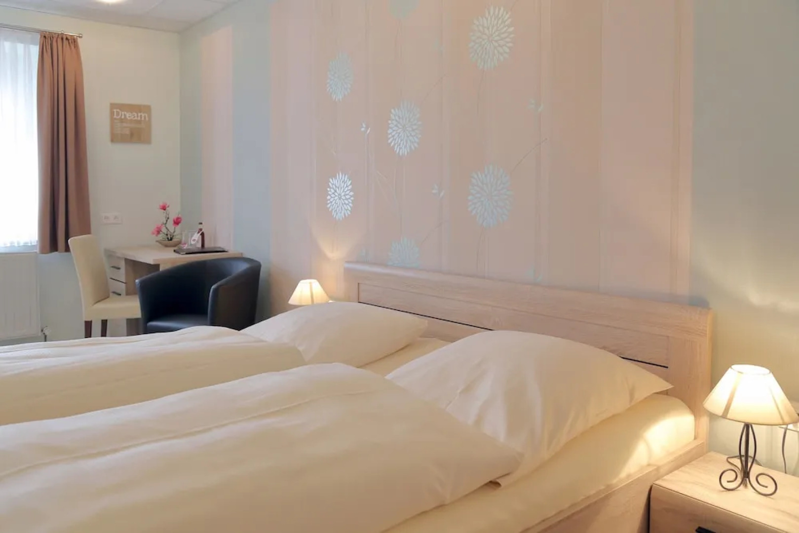 Pension Gasthof und Hotel Roter Hirsch