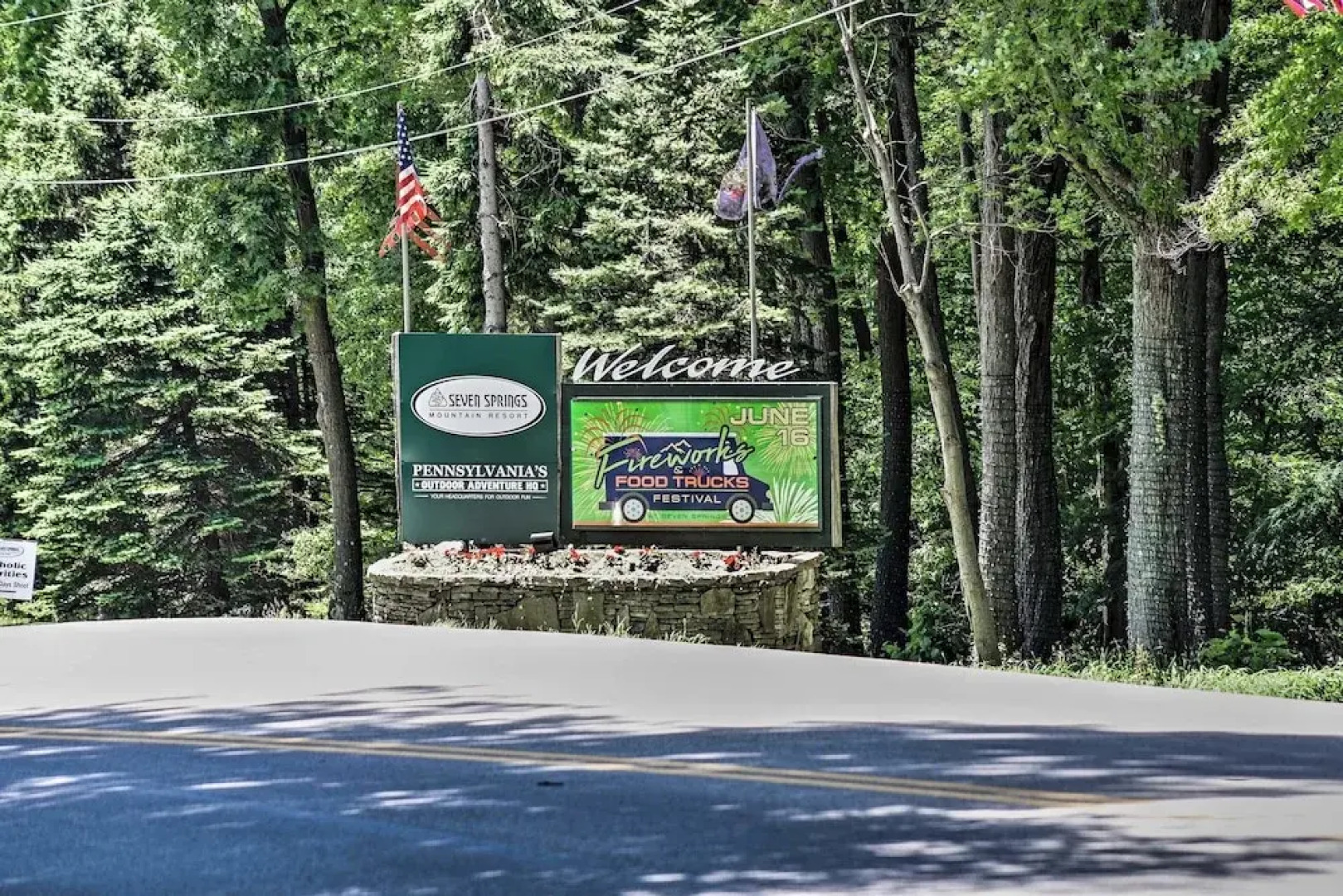 Southwind Seven Springs Home on Ski Slopes!