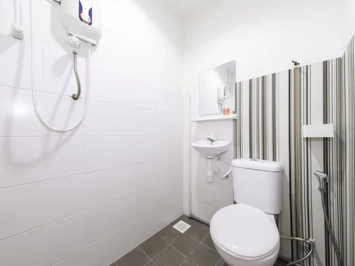 OYO 696 Bata Merah Boutique Hotel