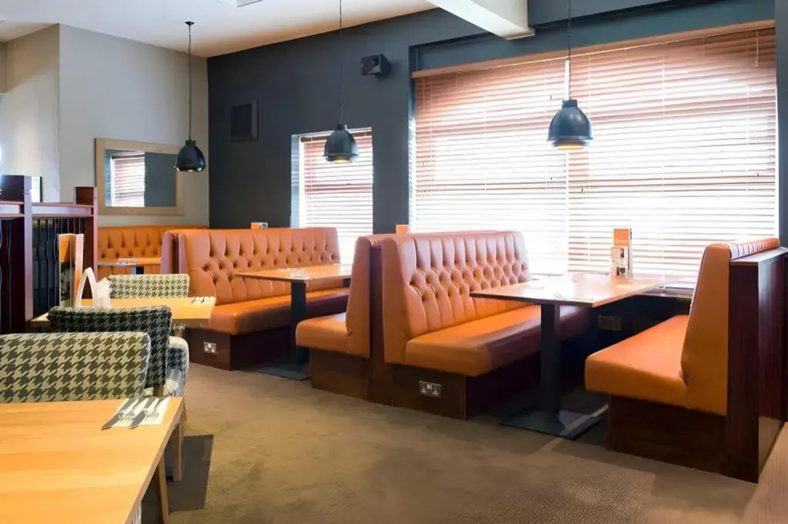 Premier Inn Livingston (M8/J3)