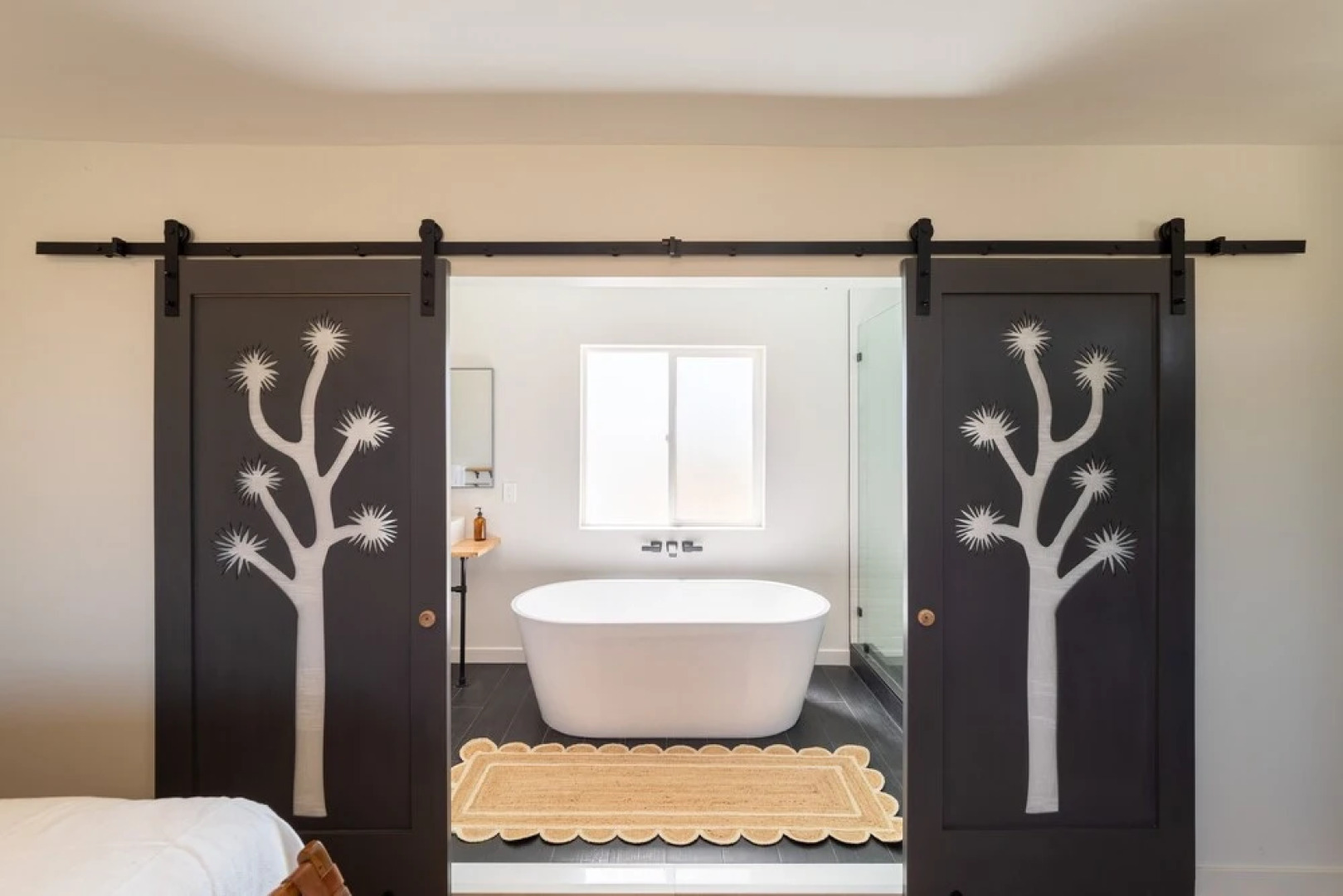 Lost Horse by Avantstay Desert Oasis w/ Mini Pool, Outdoor Entertainers Area & Huge Game Room!