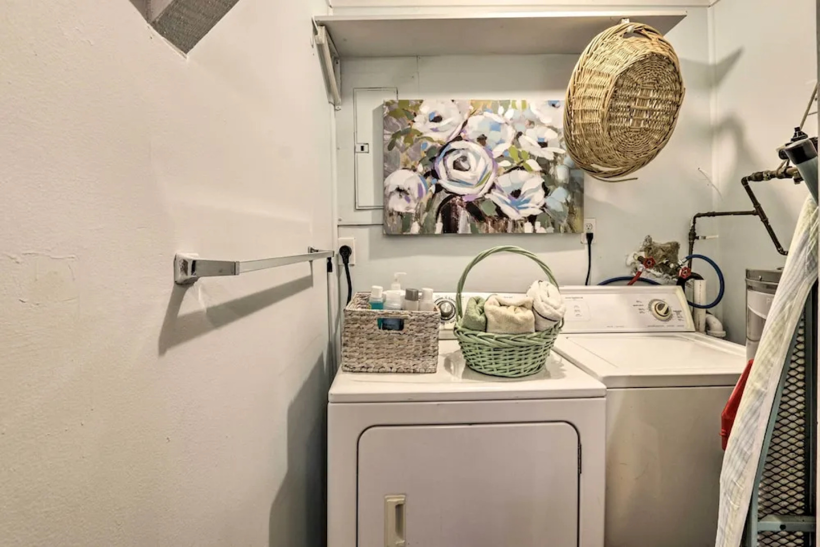 Charming Danbury Cottage w/ Lake Kenosia Access!