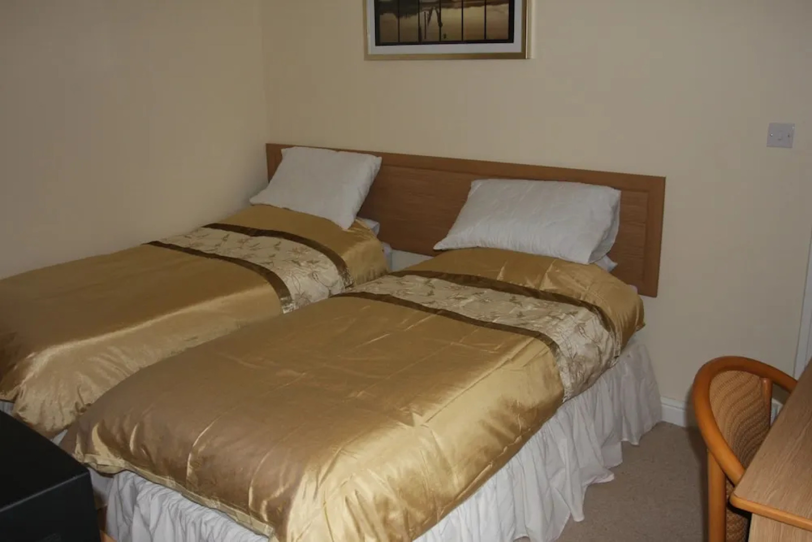 Cottage Lea's Country Hotel & Restaurant