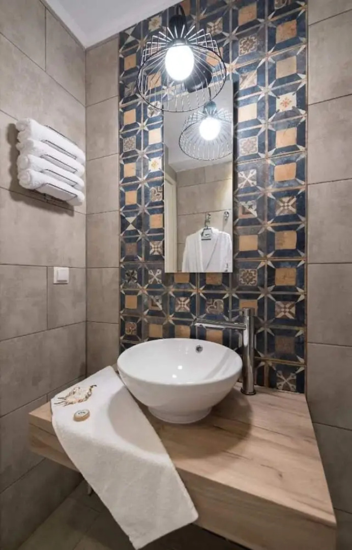 Madini Luxury villa with private Heated pool