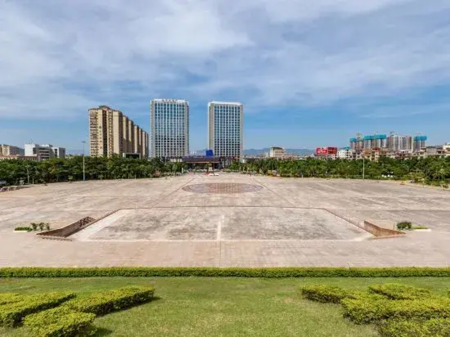 Guangfei Chain Hotel (Yangchun Municipal Government Yueyun Automobile Store)
