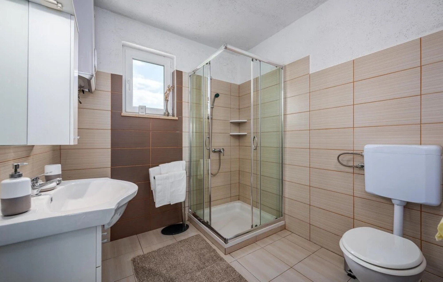 Beautiful Home in Labinci With 2 Bedrooms, Wifi and Outdoor Swimming Pool