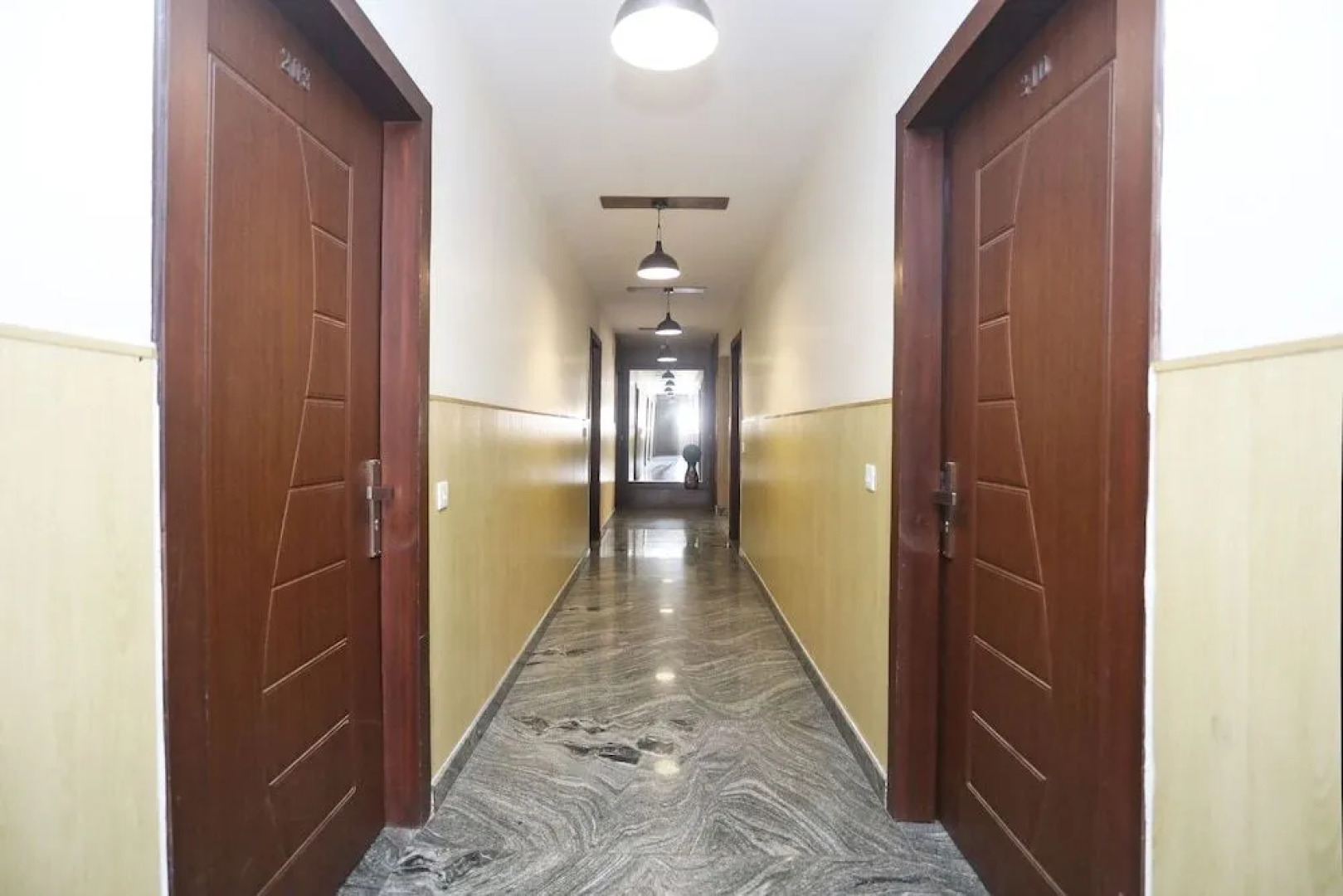 OYO 2295 Hotel Razia Inn