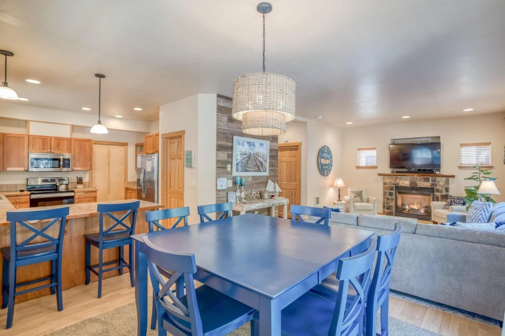 Pelicans Perch Pacific City