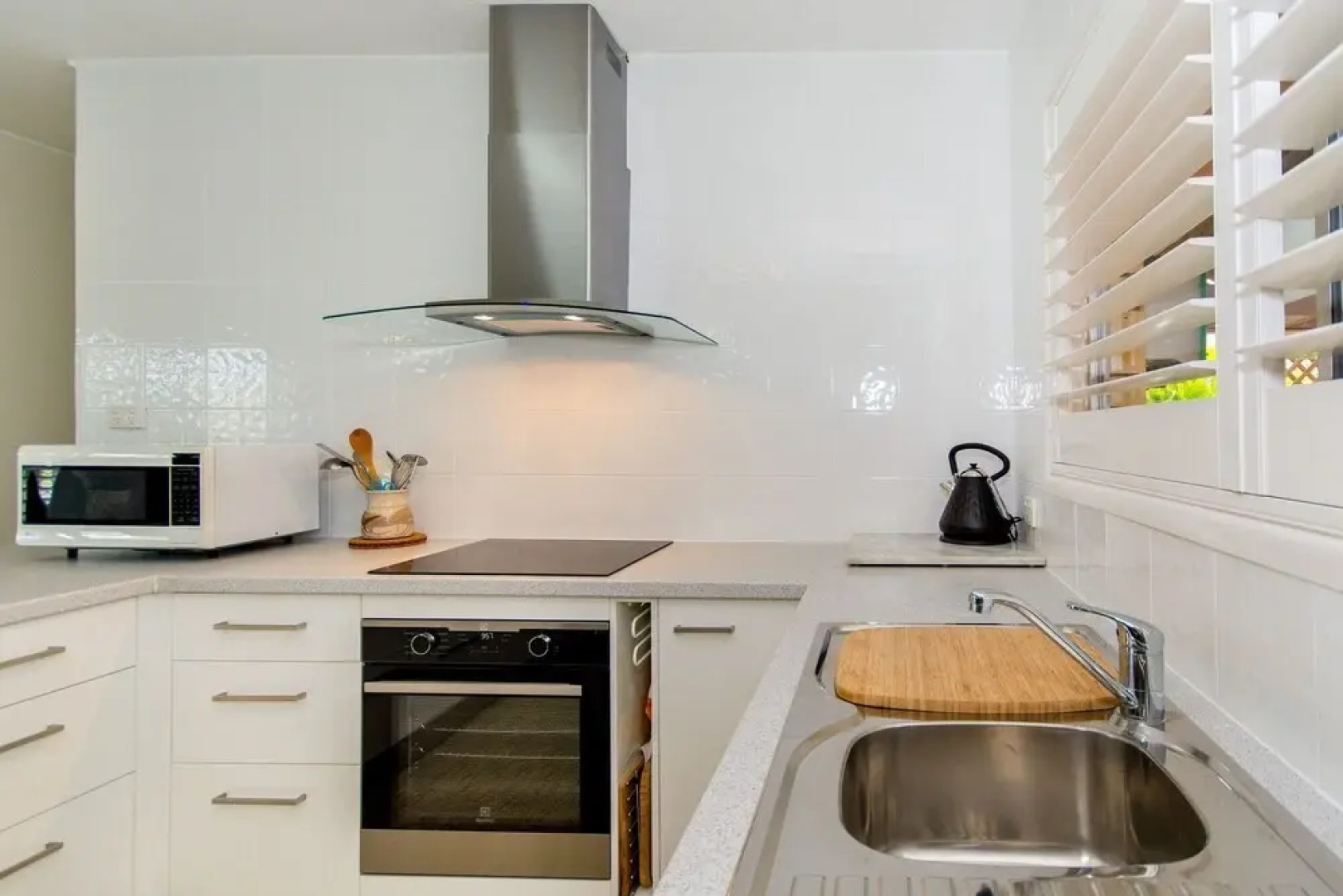 Lowset Sweetie, Central to Everything - Partridge St, Bongaree