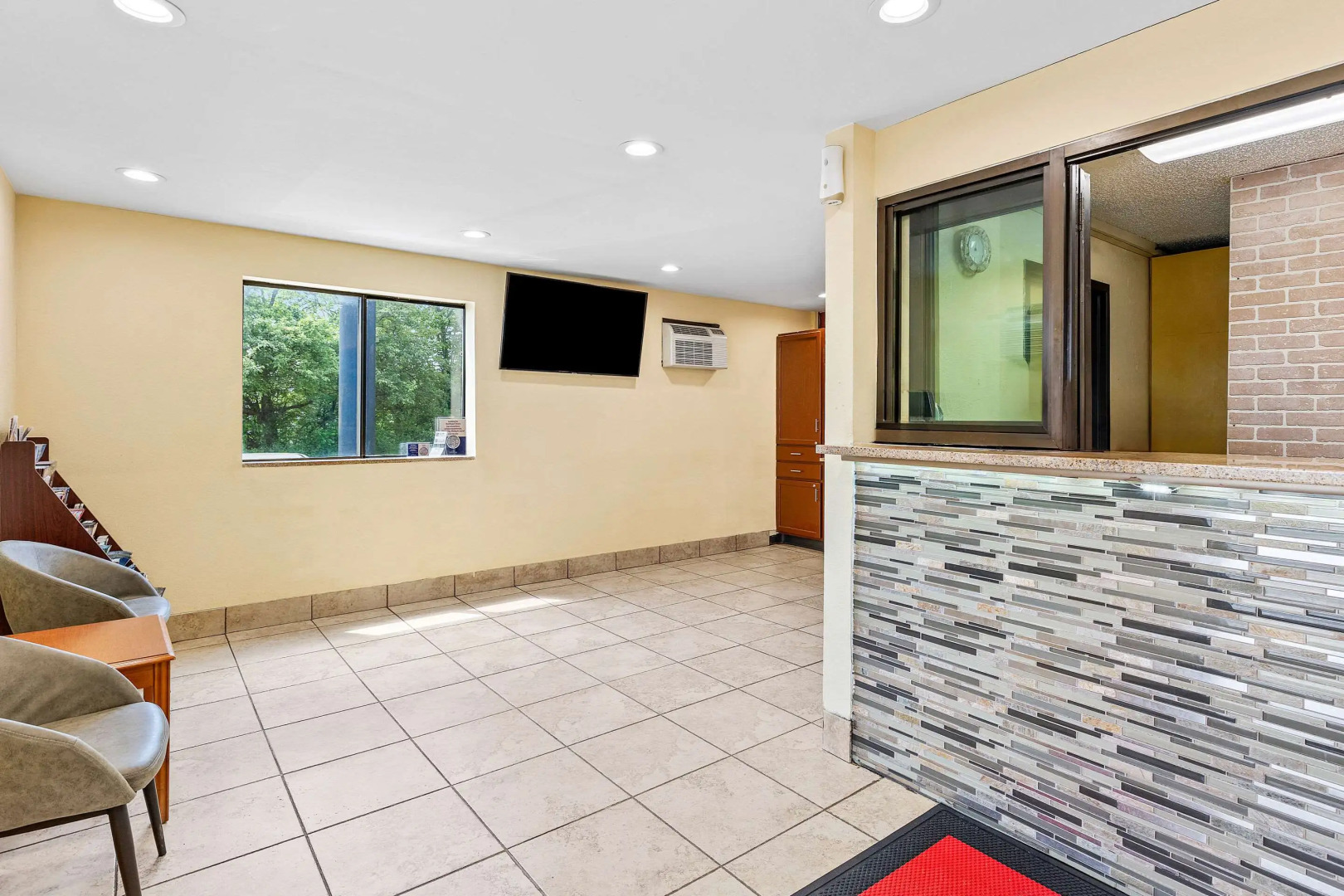 Econo Lodge Akron Copley Northwest