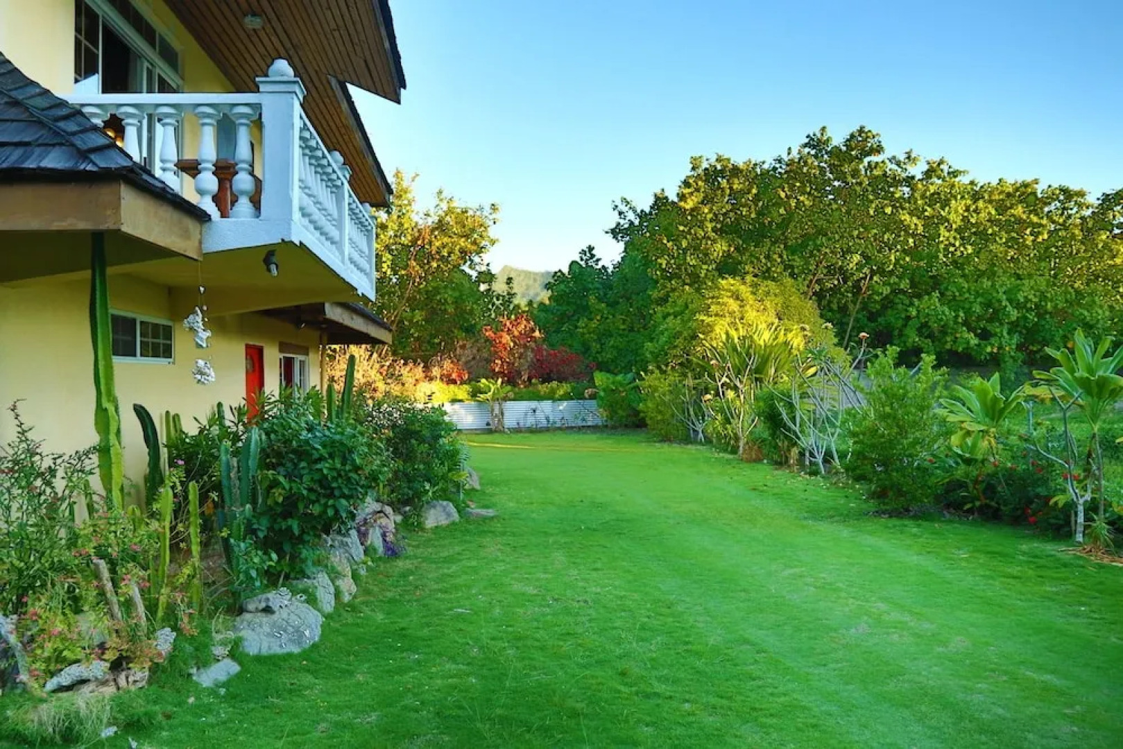 Hana Iti Beach House