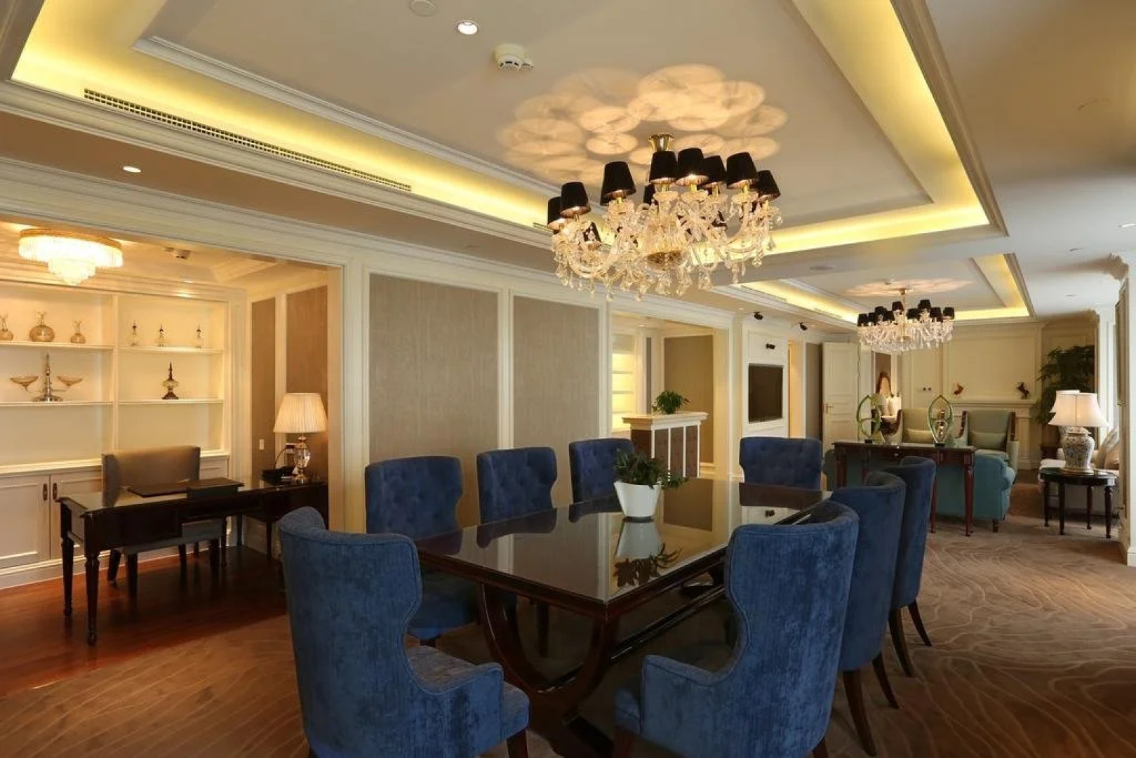 Parkview International Hotel