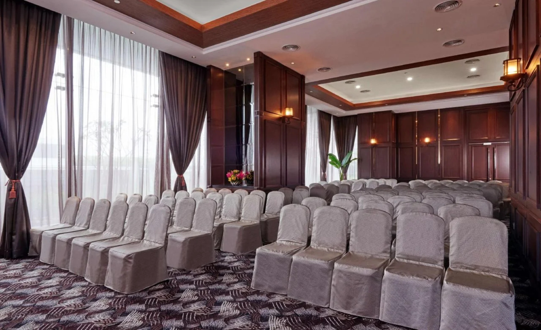 V E Hotel & Residence