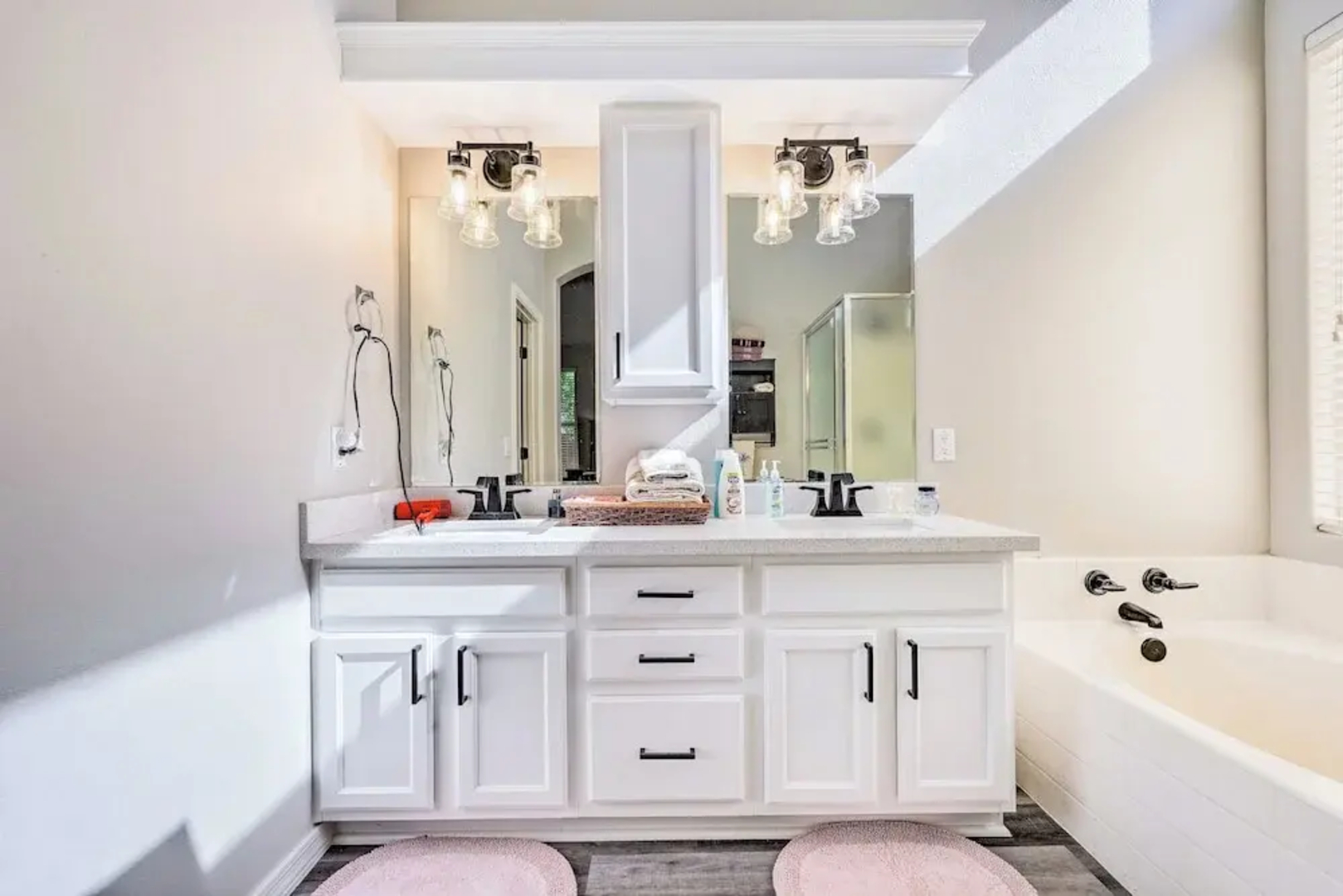 4 Mi to Peoria Sports Complex: Family Home w/ Pool